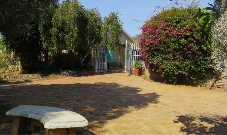 5 Bedroom Property for Sale in Uniondale Western Cape